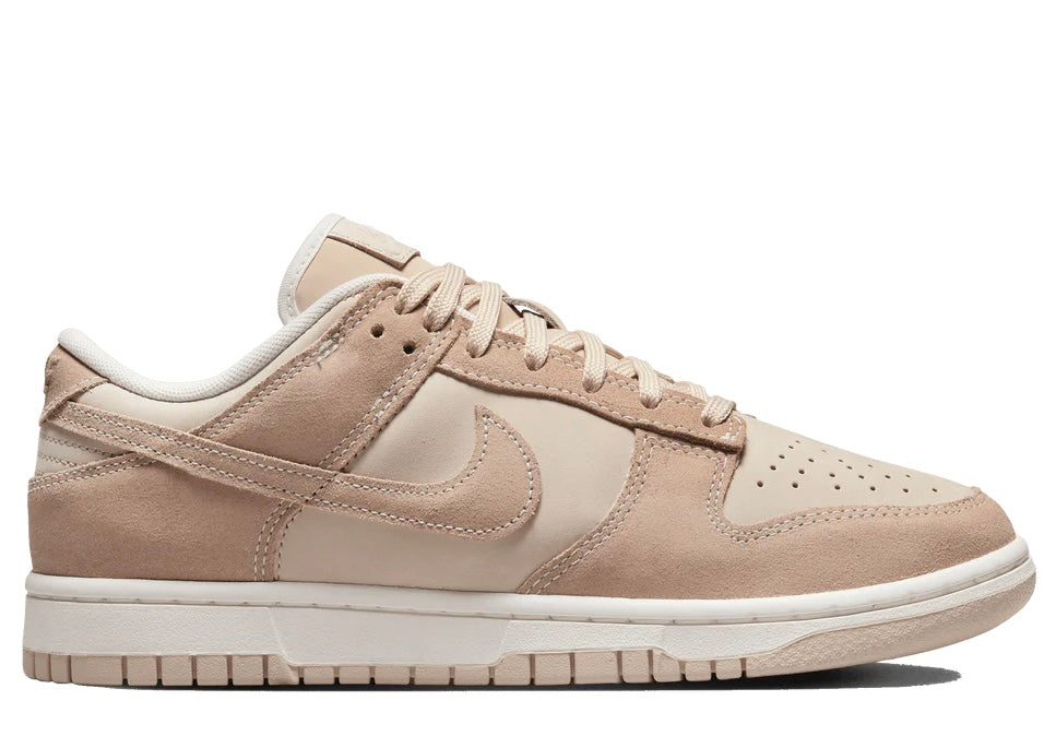 NIKE DUNK LOW SE SAND DRIFT (W)