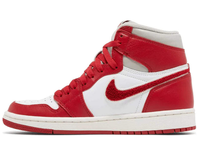 JORDAN 1 RETRO HIGH OG VARSITY RED (W)